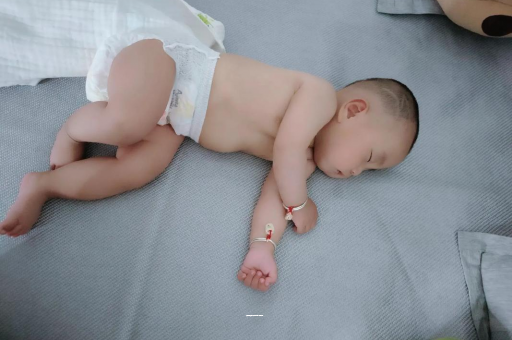 吐鲁番五个月宝宝呕吐